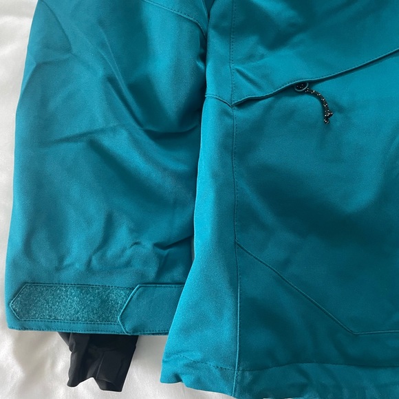 Winter jacket, perfect for skiing/snowboarding, never worn, receive it last week - Picture 6 of 8
